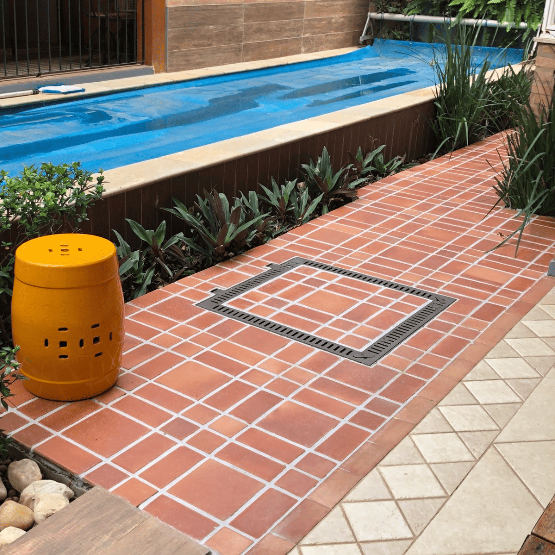 TCM Articulada Rebaixada com Grelha Aparente